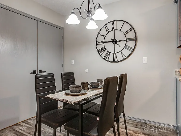 South Valley Apartments — Photo 42