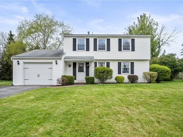 29 Arlington Cir, Canandaigua, NY 14424