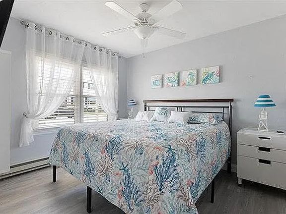 3rd image of 301 E Lavender Rd #B