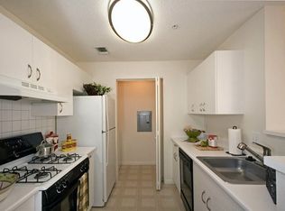 611 Avalon Lake Rd, Danbury, CT 06810