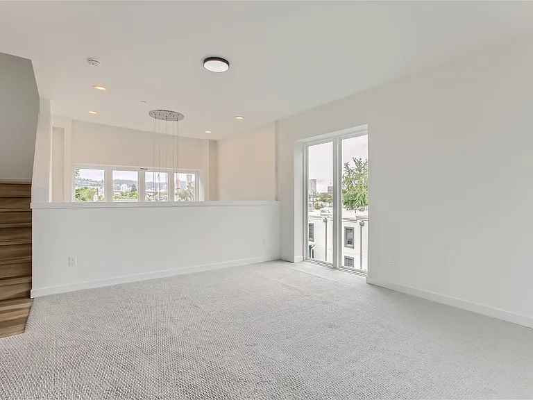 2135 SE 12th Ave — Photo 14
