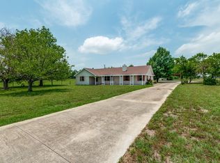 610 Harris Rd, Azle, TX 76020