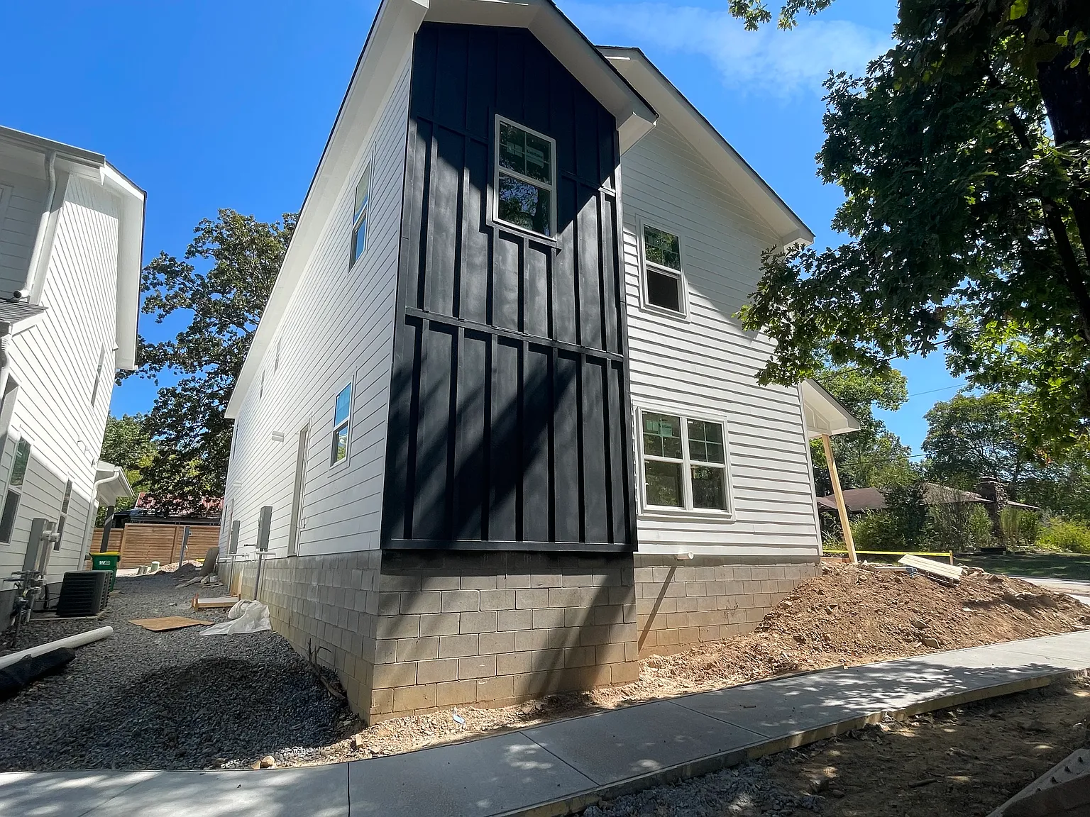 2 bed, 2.5 bath, 1470 sqft, $1,750 — Photo 3