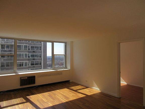 3rd image of 4250 N Marine Dr APT 2531