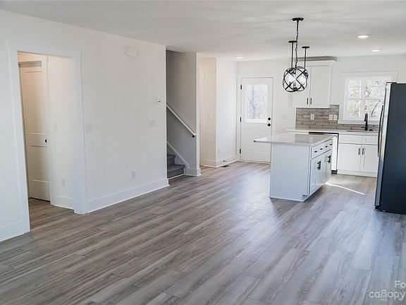 5th image of 101 Marbranch Ct