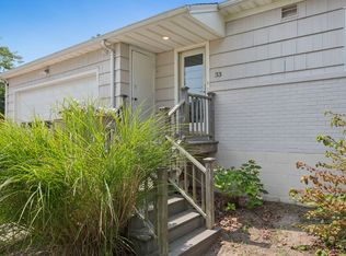 33 Beach Rd, Laurel, NY 11948