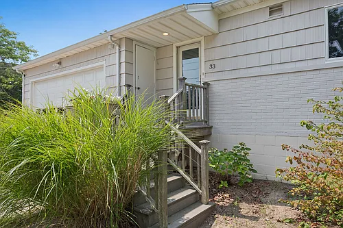 33 Beach Rd Photo 1