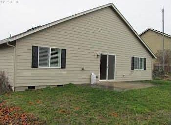 2nd image of 807 NE 8th Ave