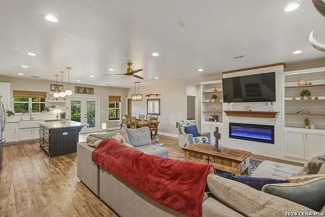 124 Creekwood Dr — Photo 4