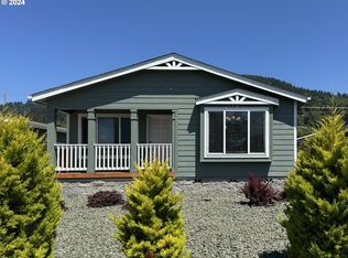 14737 Sandpiper Pl, Brookings, OR 97415