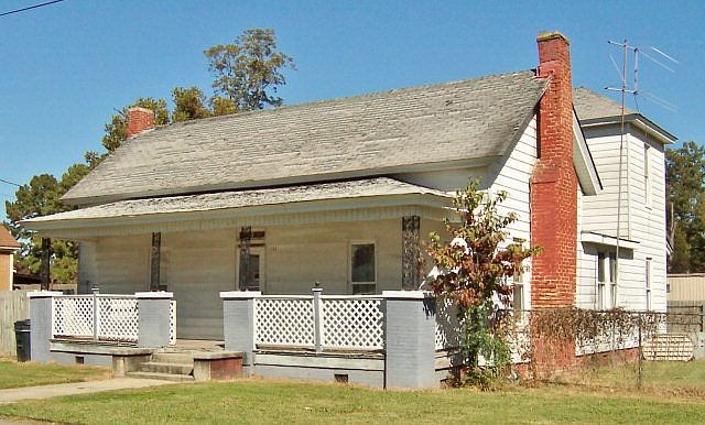 1st image of 211 Goldsboro St