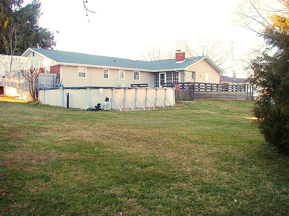 3rd image of 2127 N Lakeview Dr