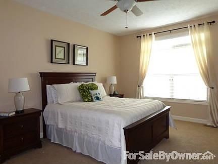 Kitchen
						:
						Granite counters