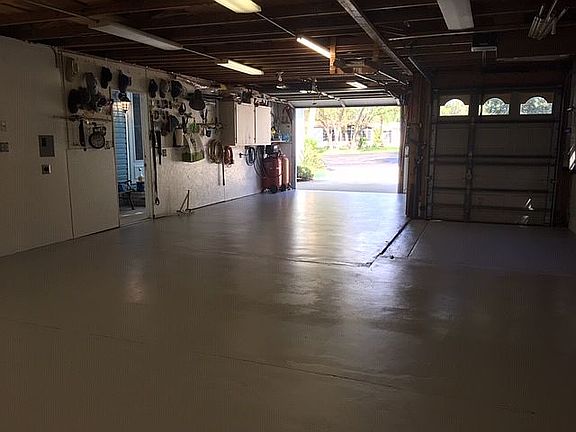 Garage - extra party room