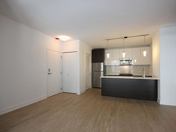 3rd image of 203 N Garland Ct #1B
