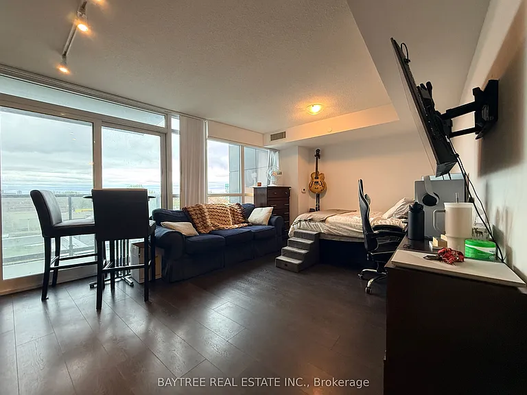 125 Redpath Ave #416 — Photo 4