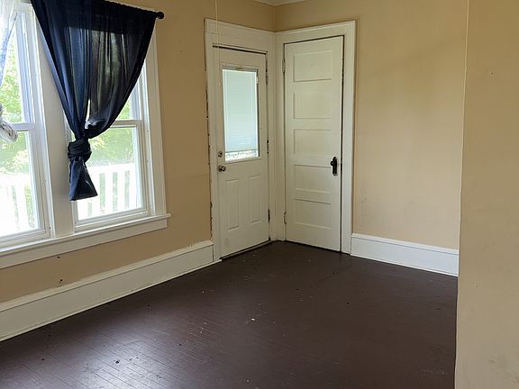 5th image of 2137 N 31st St