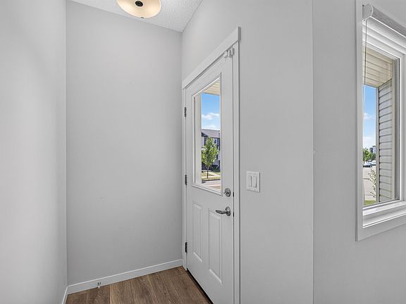 4th image of 1404 25th Ave NW