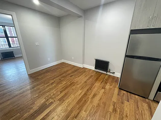 Rented by Tapiro Realty | media 11