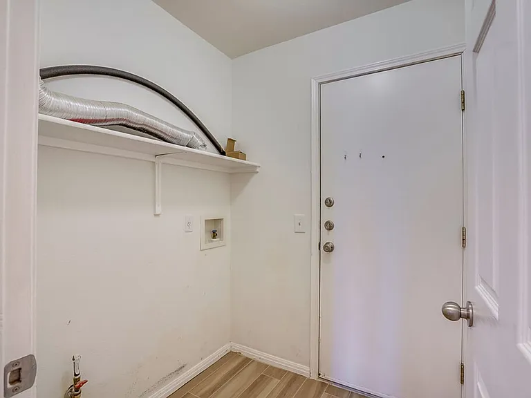 1013 Lantana Ln — Photo 18