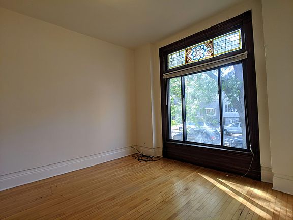 5th image of 1937 N Whipple St #2.0