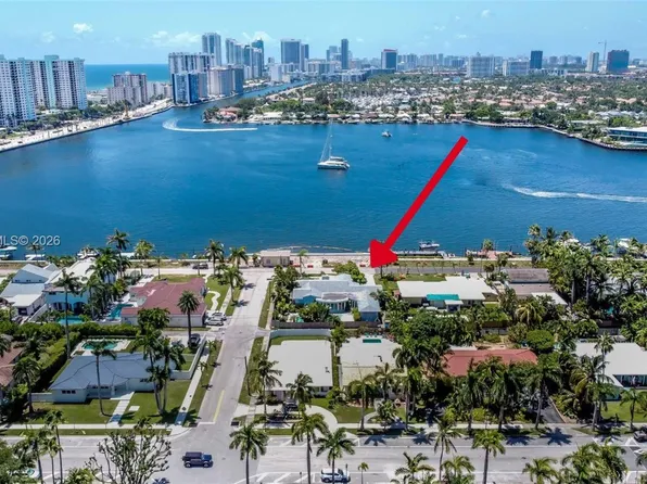 803 N Southlake Dr, Hollywood, FL 33019