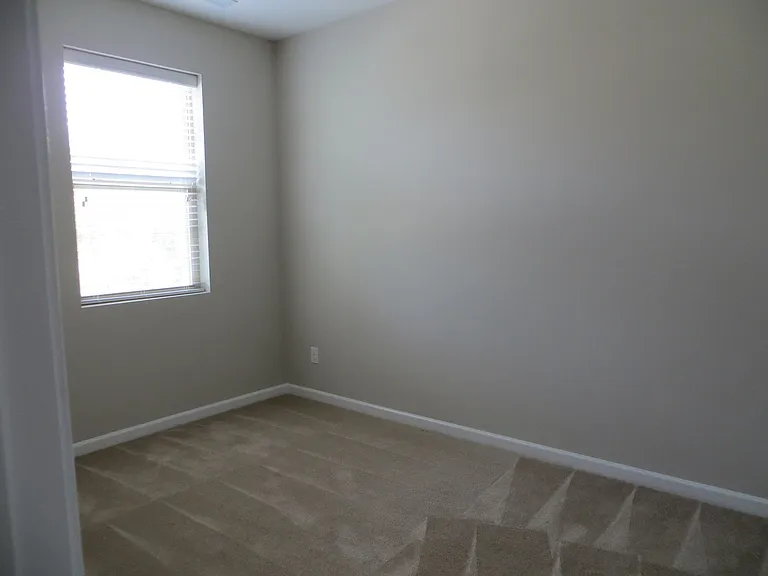 547 Libson St — Photo 9