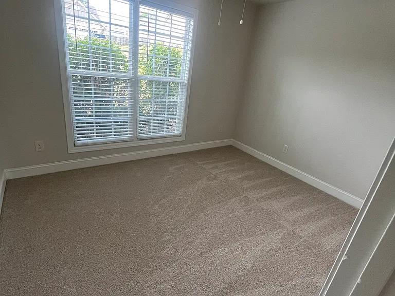 41 Colonial Ct — Photo 17