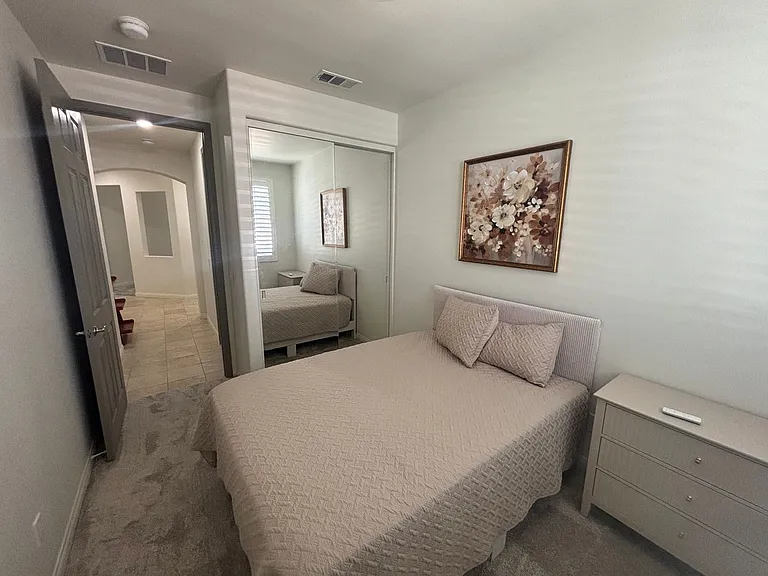 11083 Port Royale Ct — Photo 13