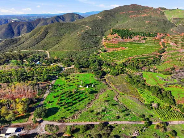 9550 Rainbrook Dr, Fallbrook, CA 92028