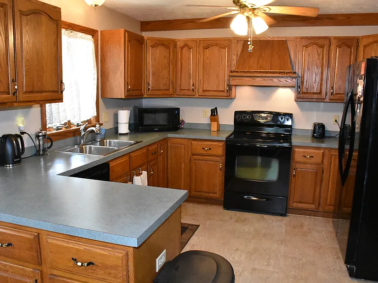 618 Walnut St — Photo 17