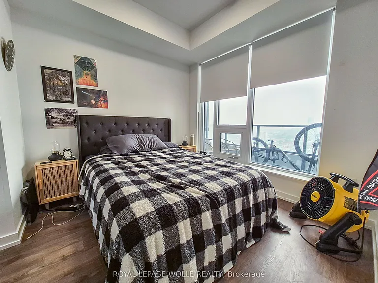 15 Wellington St S #2504 — Photo 9