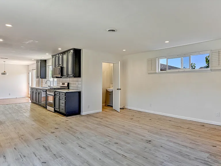 177 Romney Ave — Photo 18