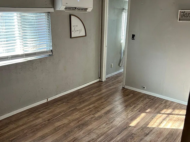 5213 Parkway Cir W — Photo 4