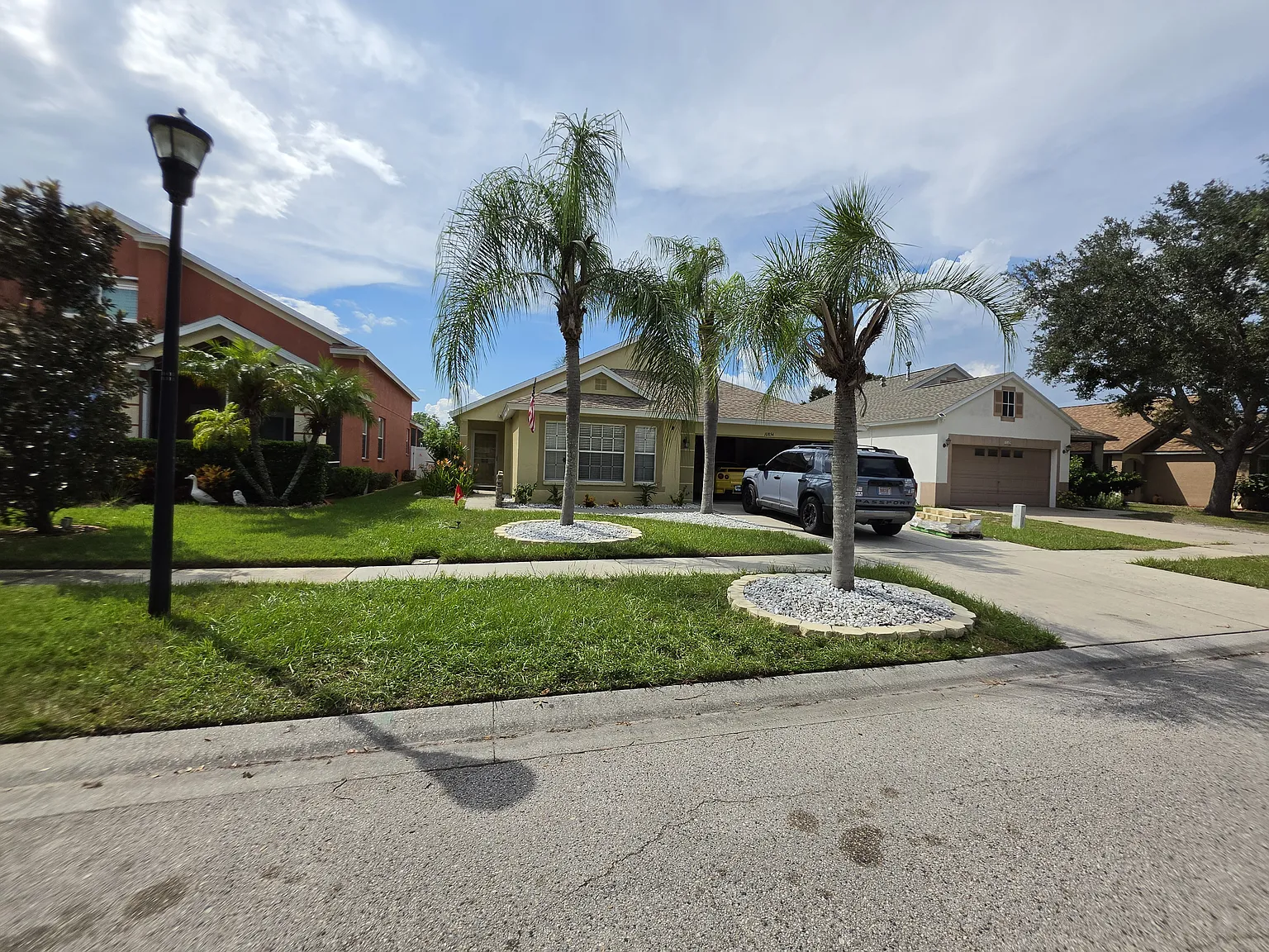 10854 Newbridge Dr — Photo 1