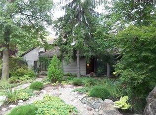 12618 Cedar Rd, Cleveland, OH 44106