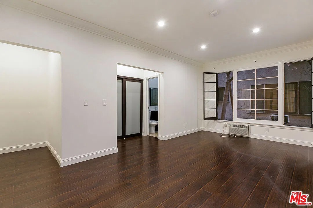 1 bed, 1.0 bath, 600 sqft, $2,350 — Photo 2