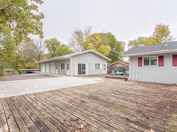 3rd image of 907 N Shore Dr