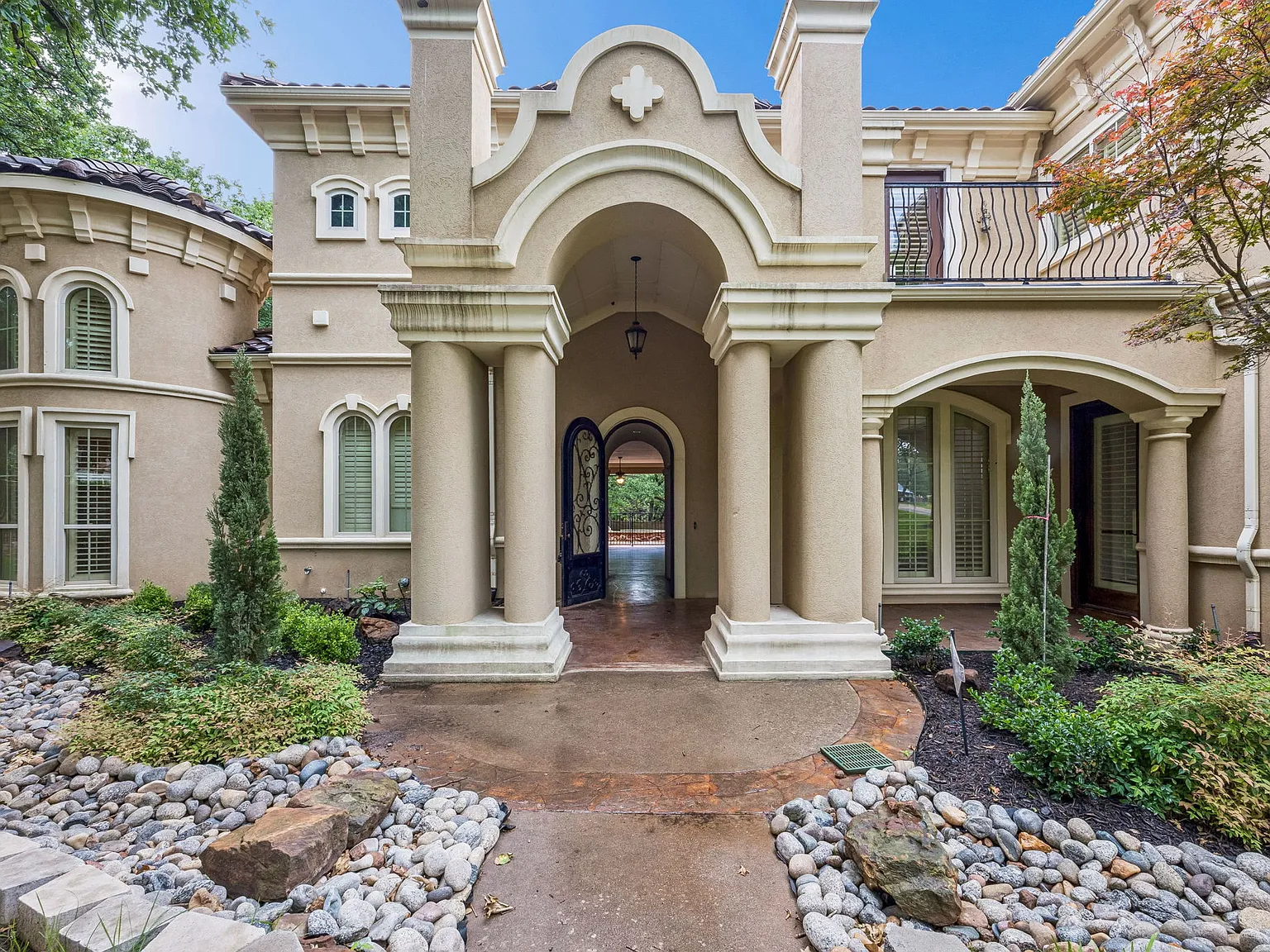 5 bed, 5.5 bath, 5954 sqft, $11,500 — Photo 3