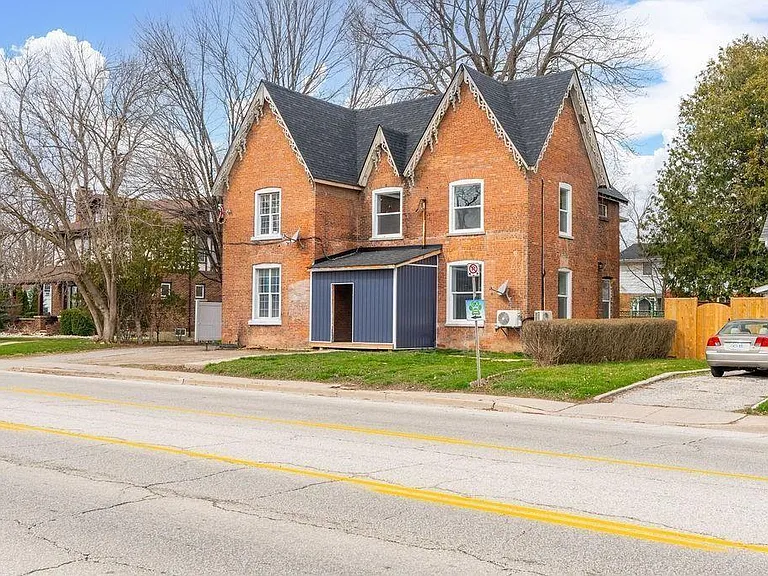 131 Margaret Ave #3 — Photo 2