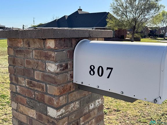 2nd image of 807 Painted Pony Ln