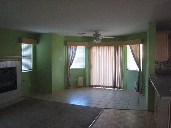 Family Room, Breakfast Area and Kitchen Bar