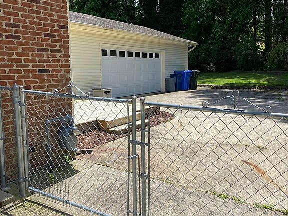Fenced in back yard, deck and garage.