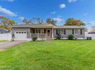 34 Mariner Dr, Forked River, NJ 08731