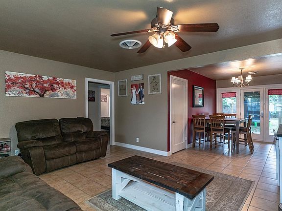 3rd image of 208 Gross Ave
