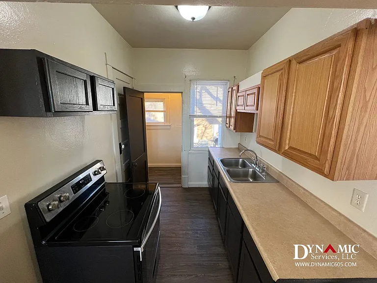 1417 W 10th St — Photo 12