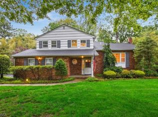 64 Manitou Cir, Westfield, NJ 07090