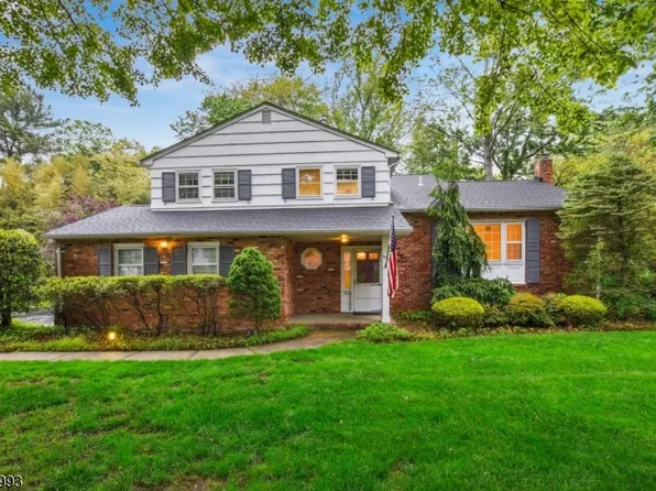 64 Manitou Cir, Westfield Town, NJ 07090