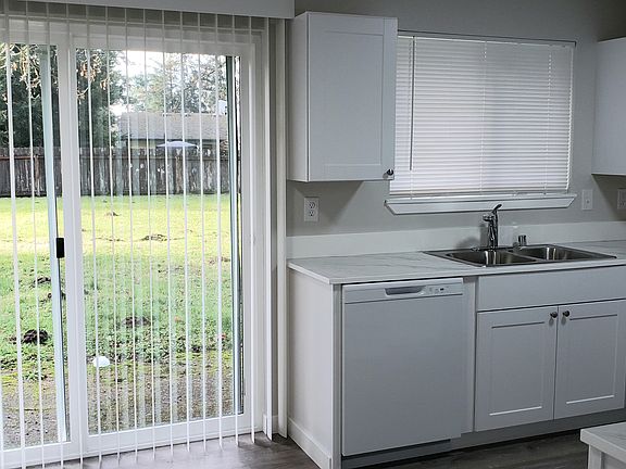 Eating Nook off the Kitchen.