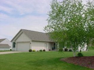 N1622 N Olive Ct, Greenville, WI 54942